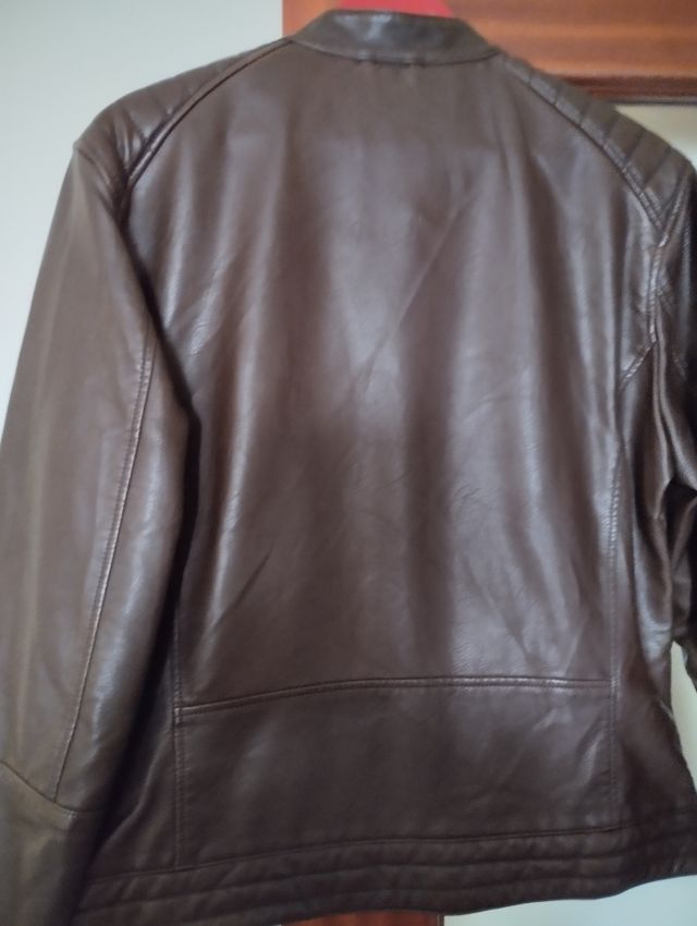 Cazadora polipiel de Mango