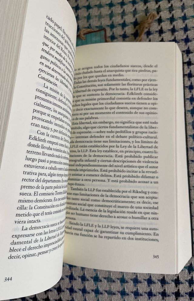 La Reina en el palacio de las corrientes.