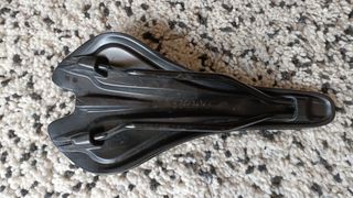 Sillín Giant contact forward aluminio