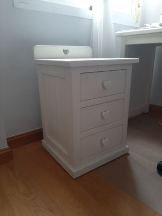 Dormitorio de niña precioso.