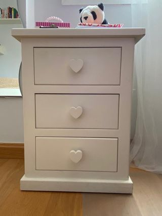 Dormitorio de niña precioso.