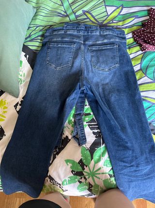 Peto vaquero premamá y camiseta