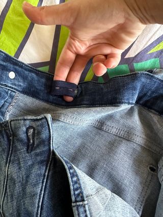 Peto vaquero premamá y camiseta