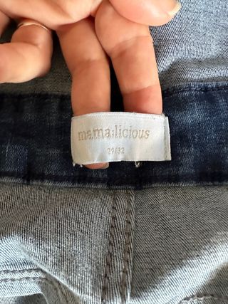 Peto vaquero premamá y camiseta