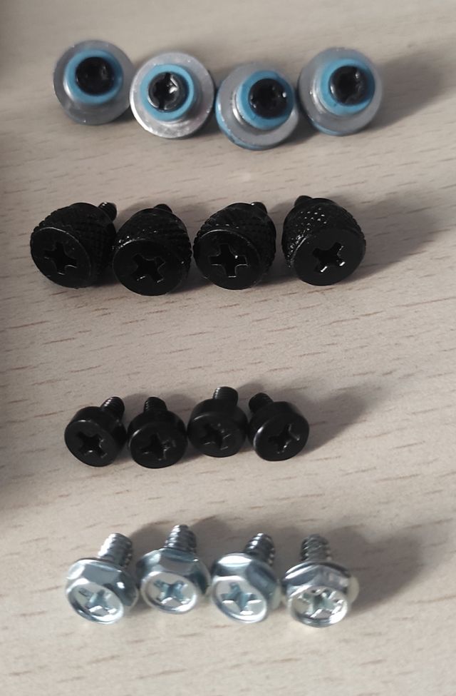 Lector 8 en 1 para placa base