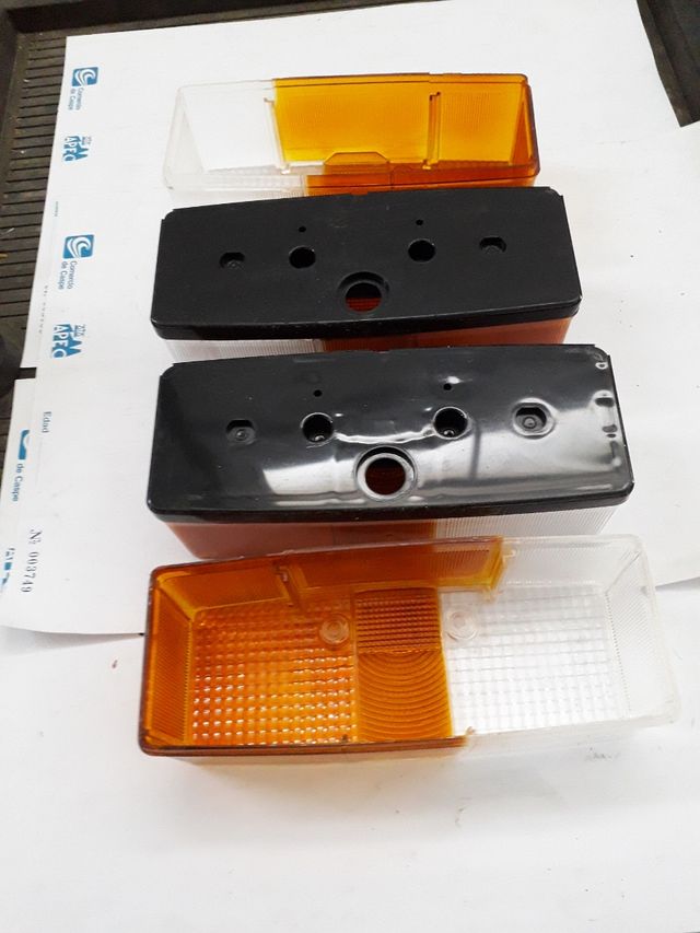 Juego de pilotos y plásticos delanteros