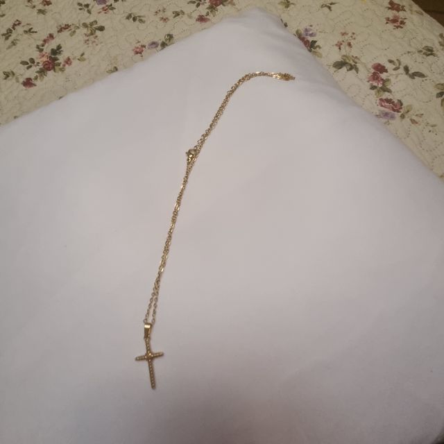 cadena con colgante Cruz en color oro Nuevo