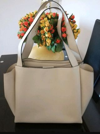 BOLSO GRANDE DE ZARA COLOR BEIS