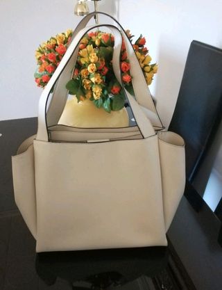 BOLSO GRANDE DE ZARA COLOR BEIS