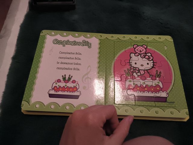 libro puzzle hello kitty