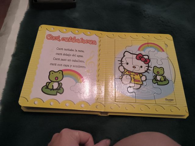 libro puzzle hello kitty