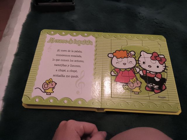 libro puzzle hello kitty