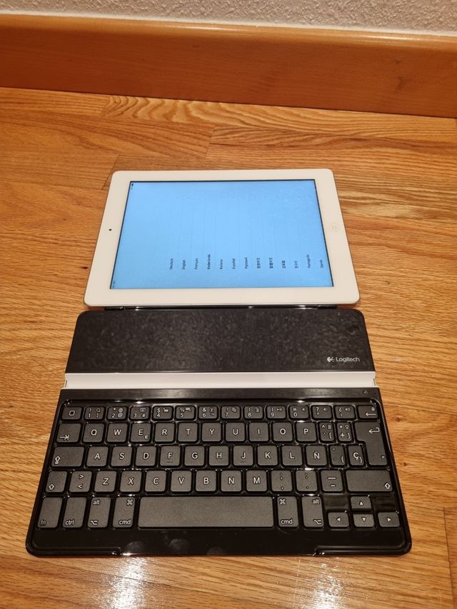 Apple Ipad 3 generacion 64GB y teclado Logitech