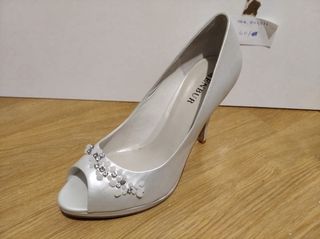 Zapato Menbur Modelo Rosana t40 ULTIMO PAR