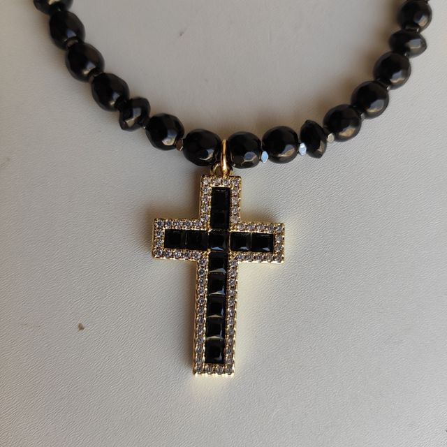 Nuevo collar único Piedras naturales Colgante cruz