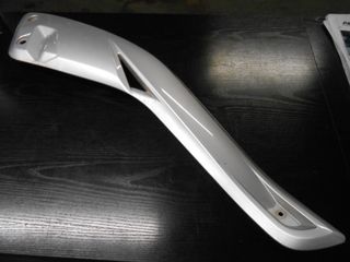 TAPA LATERAL DERECHA BAJO ASIENTO 	X-MAX 2010