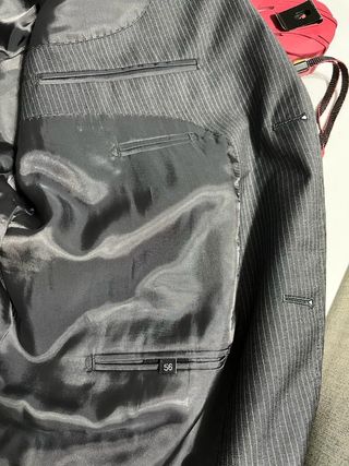 Traje caballero gris raya blanca