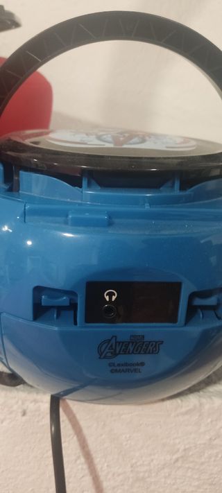 reproductor audio, radio y altavoz