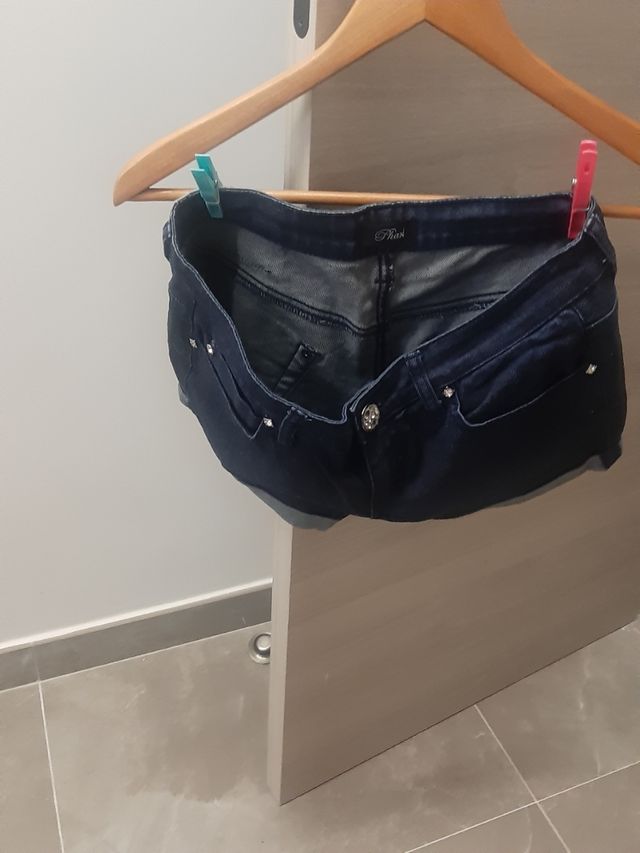 se vende  pantalon corto