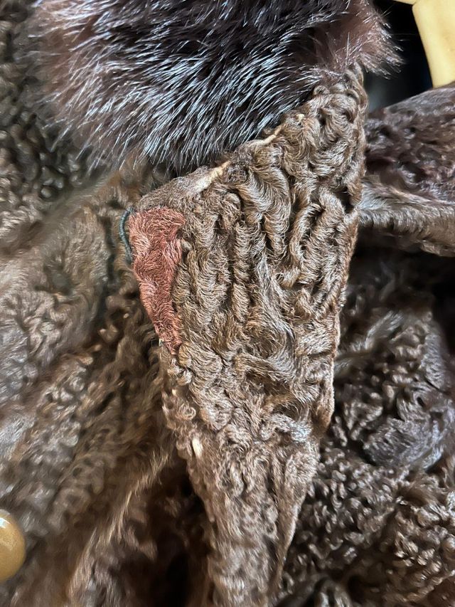 precioso abrigo de garras de astracan, auténtico.