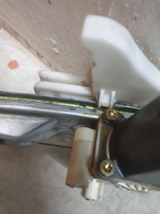 elevalunas trasero derecho citroen c 5  2002