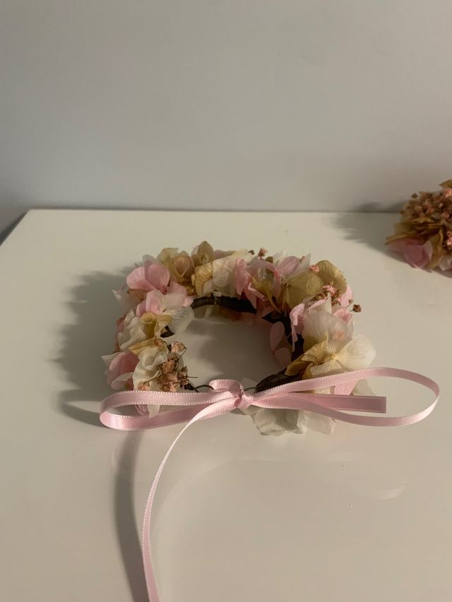Conjunto de tocado y pulsera de flores preservadas