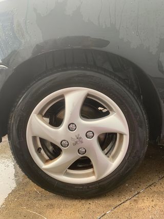 *RUEDAS SEMI NUEVAS PEUGEOT 206*
