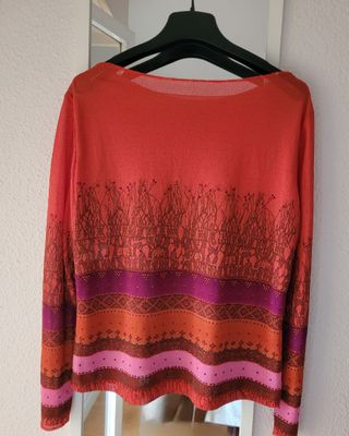 Top semitransparente rojo