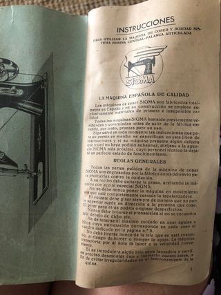 Máquina de coser y bordar "Sigma" de los años 30.