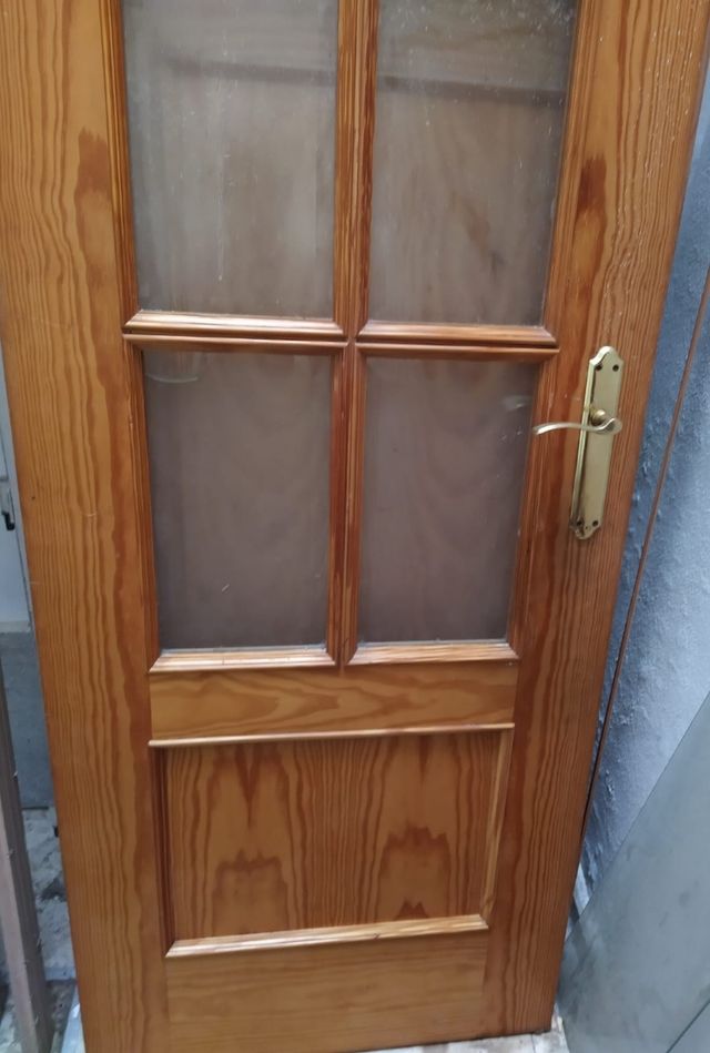 Puerta con cristal