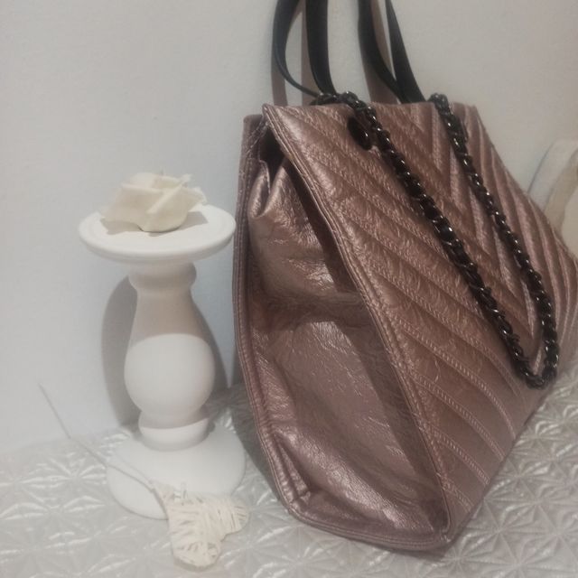 Bolso grande mujer, lila metalizado, nuevo.
