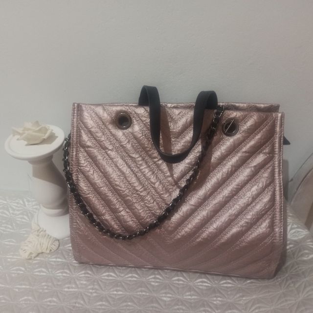 Bolso grande mujer, lila metalizado, nuevo.