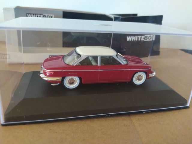 1/43 IXO White BOX Panhard 24 BT 1964