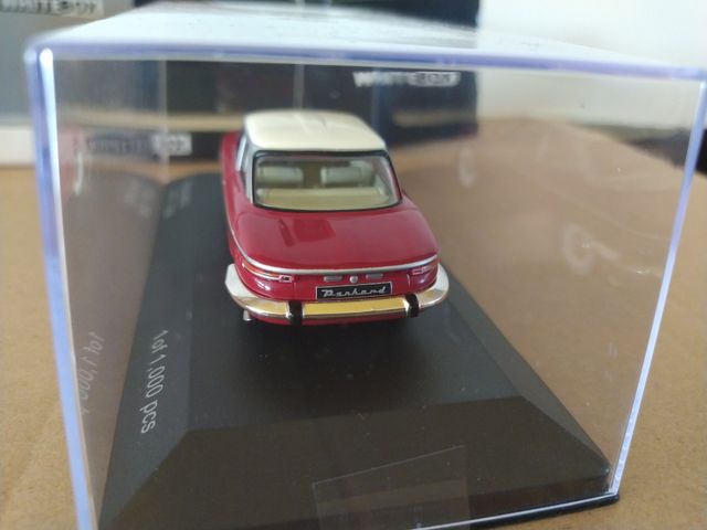 1/43 IXO White BOX Panhard 24 BT 1964