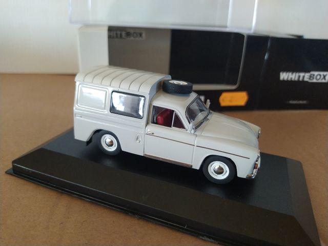 1/43 IXO White BOX Syrena 105 Bosto 1972