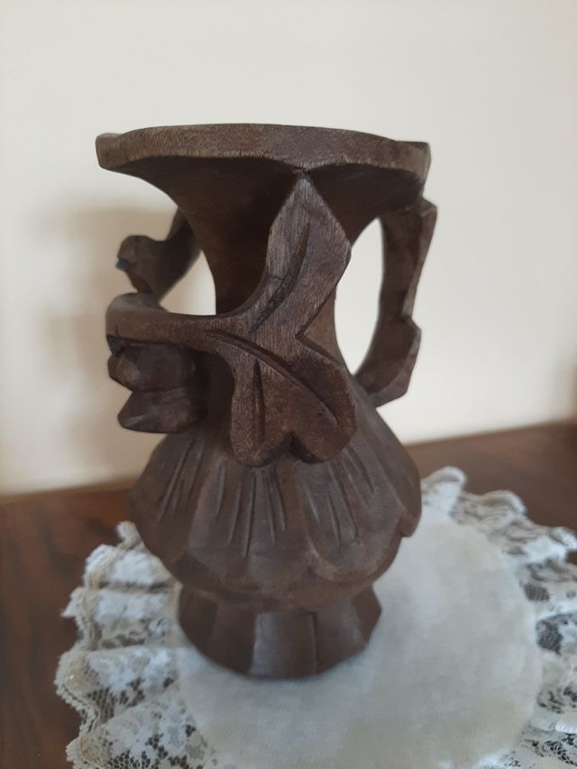 Jarrón de madera