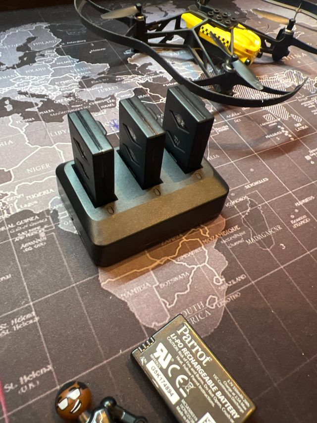 Dron MiniDron Parrot Travis (taxi)