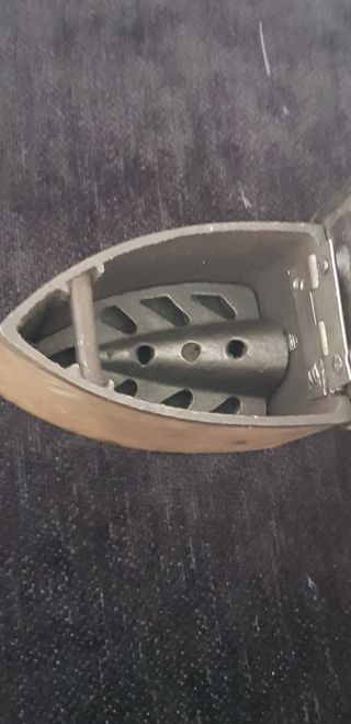 plancha antigua de carbón Mondragón