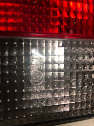 Piloto trasero izquierdo Saab 900