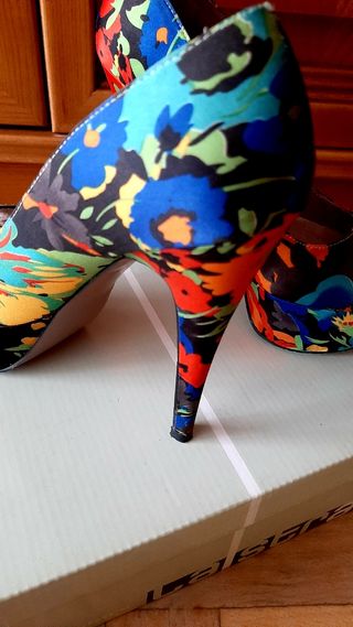 Zapatos multicolor La Strada. Talla 37
