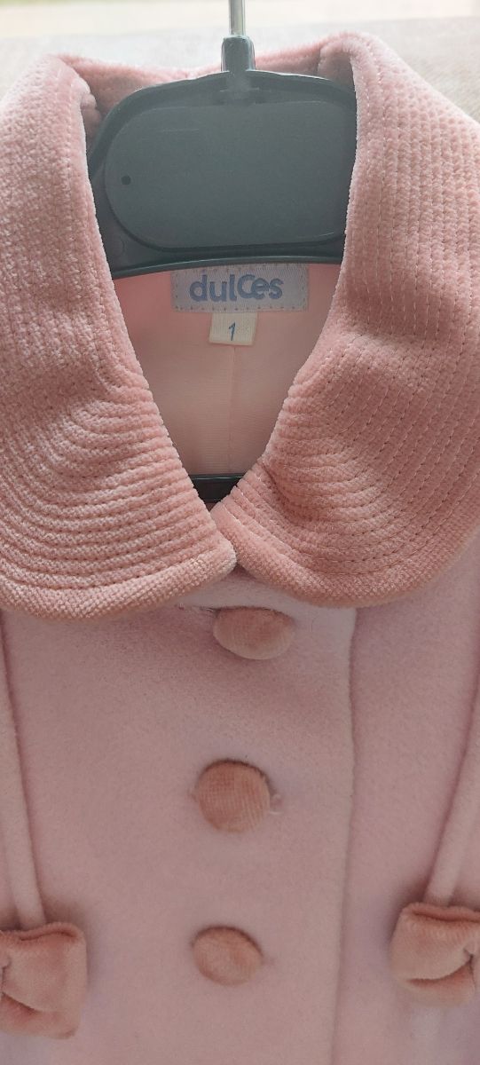 Abrigo paño rosa con capota a juego