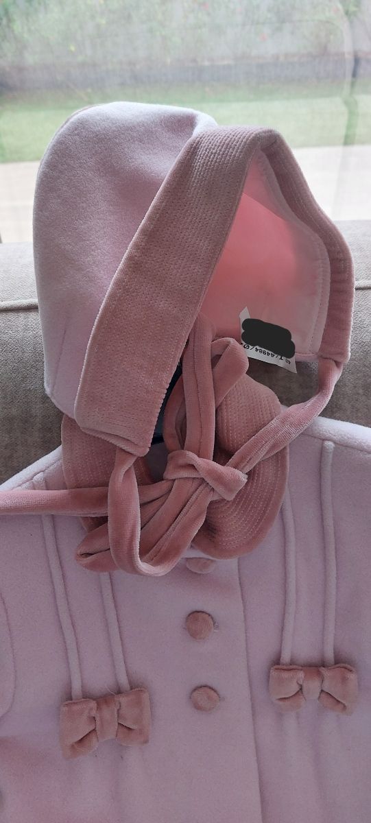 Abrigo paño rosa con capota a juego