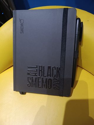 Diario/agenda Smemo All Black 2022/2023 con penna