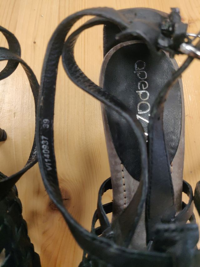 Sandalias piel negras