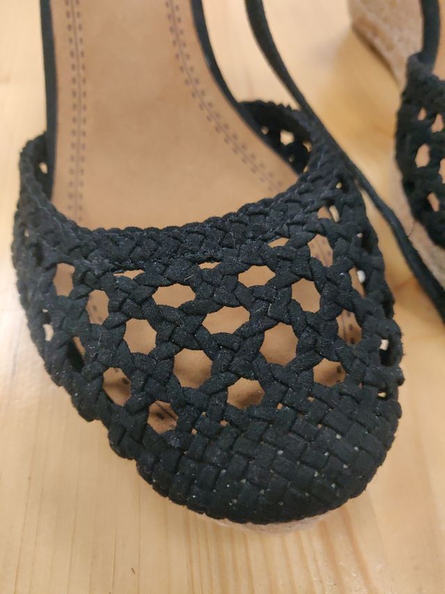 Alpargatas negras nuevas