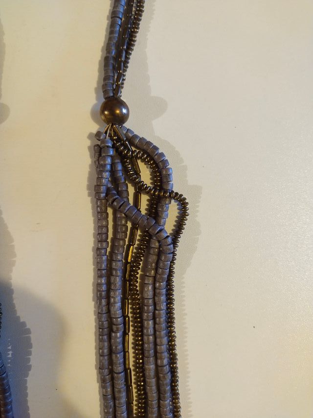 Collana lunga a più fili diversi con perline e ott