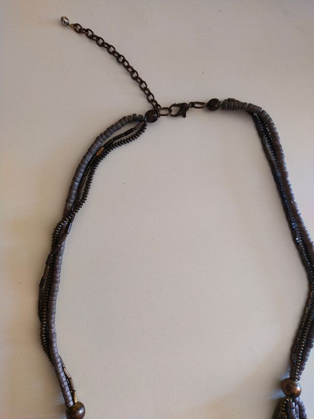 Collana lunga a più fili diversi con perline e ott