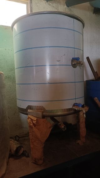 Depósito para almacenar aceite 250l