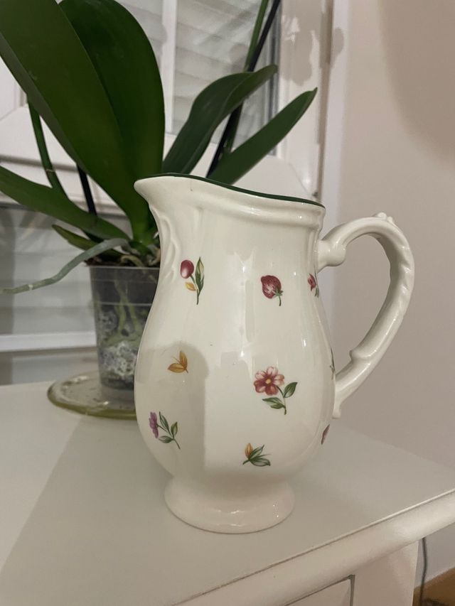 Lechera Grana San Claudio o salsera