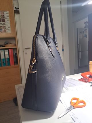 borsa blu a spalla con tracolla